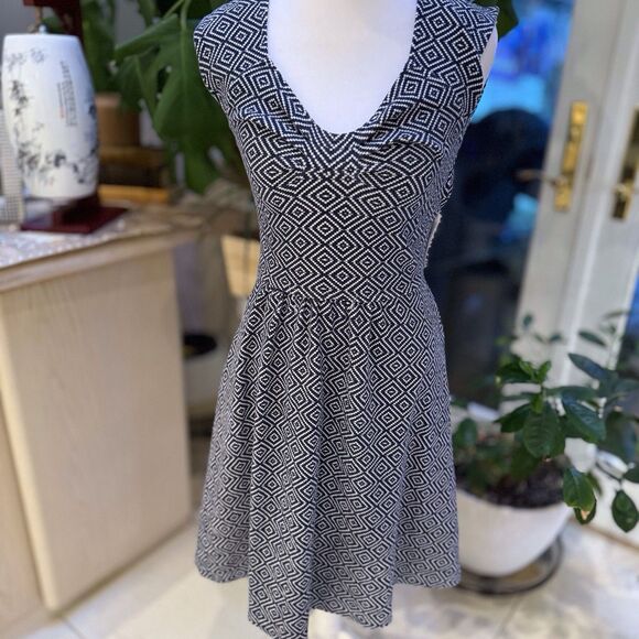 Anthropologie‎ Stamp STCL 9-H15 Stripe Geometric  Halter Dress Size 8 Pockets - Picture 1 of 13